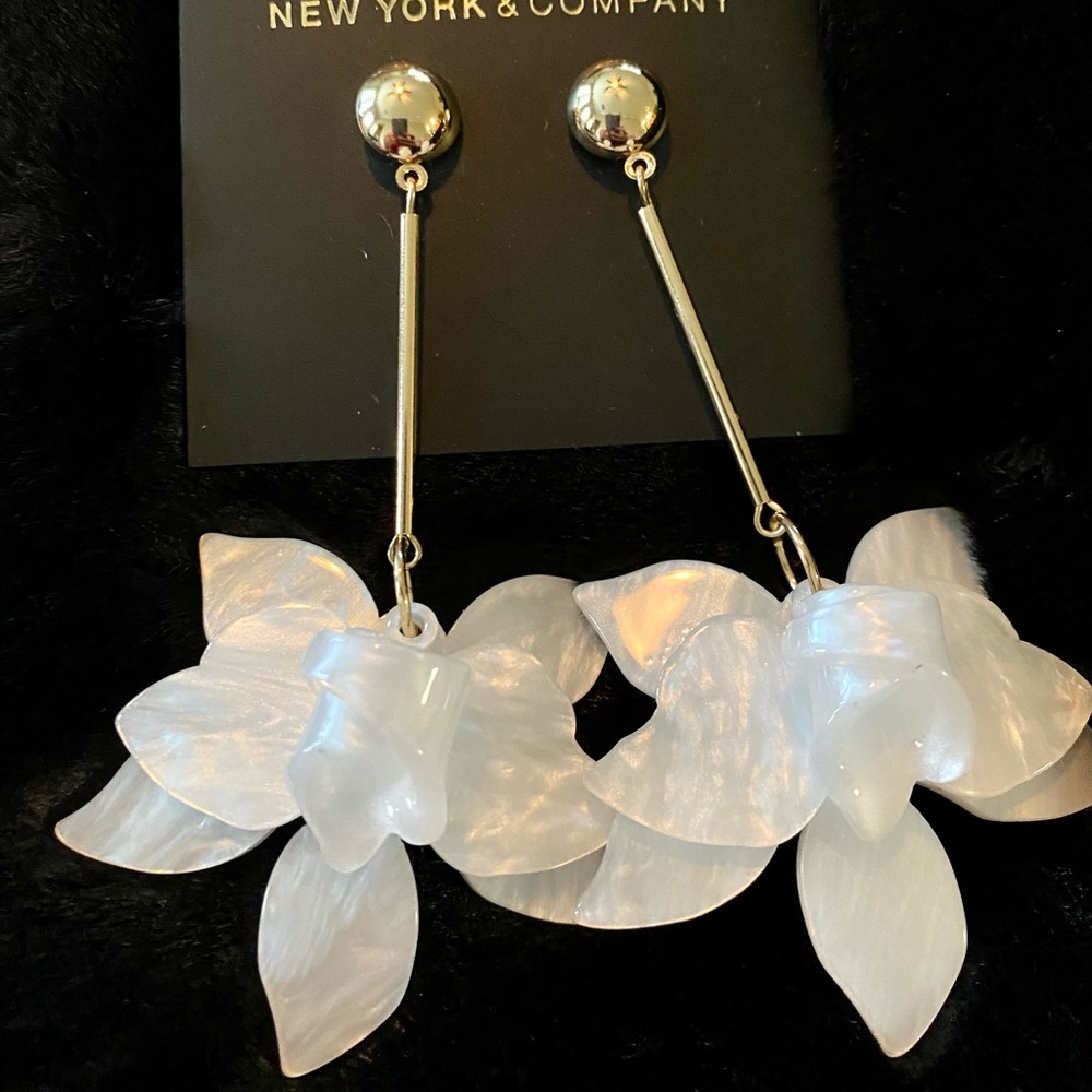 Pretty Shell like earrings